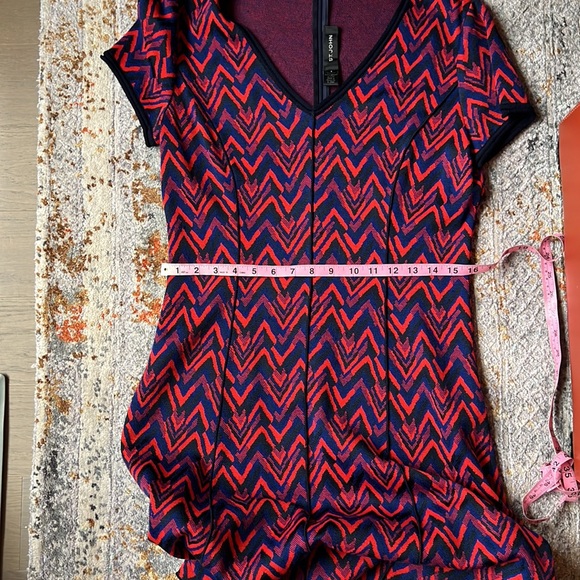 St. John Black Label Knit A-Line Chevron Dress V-Neck Wool Blend 8 - Picture 8 of 13